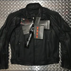 SOLD en’s AGVSport Perf. Leather Motorcycle Jacket